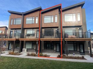 85 S Royal Elm Grn NW, Calgary, AB T3G0G8