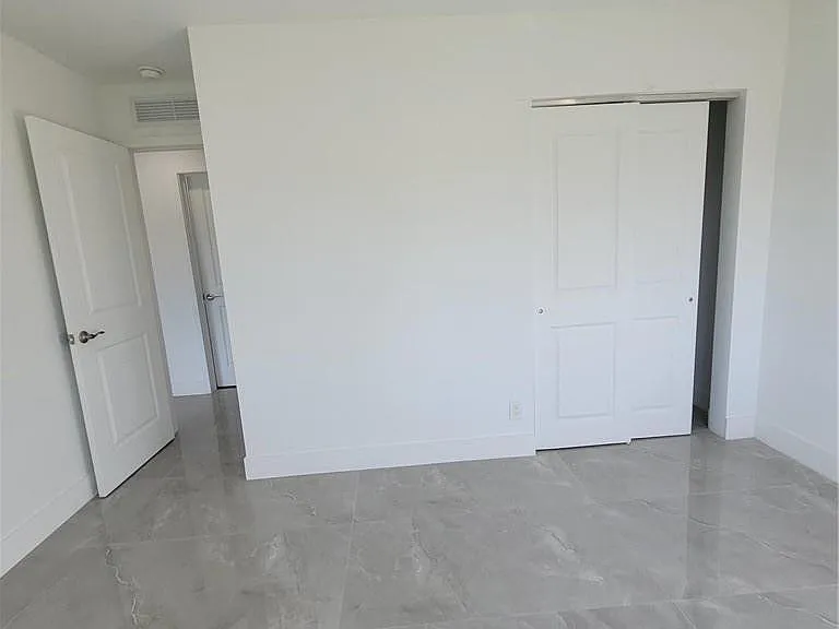 6041 SW 17th St — Photo 19
