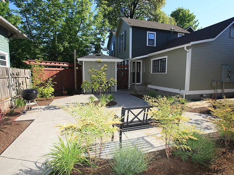 10th St. 11 Plex — Photo 21