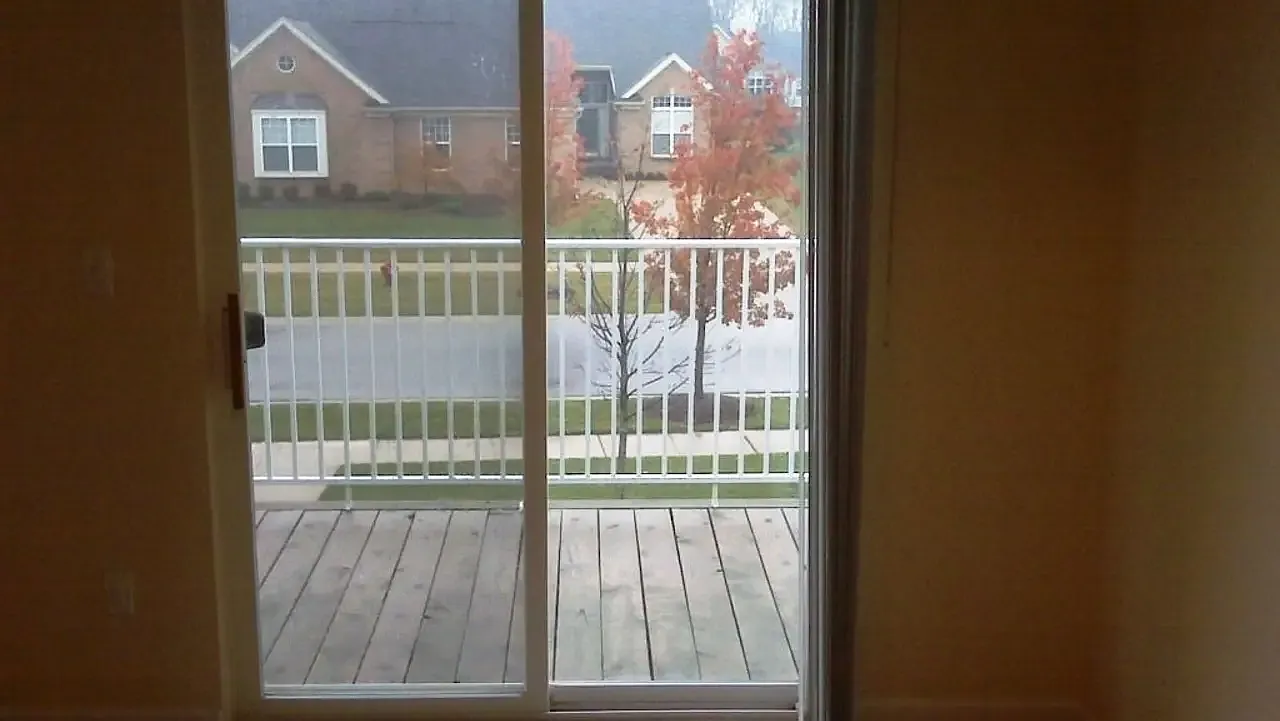 2 bed, 1340 sqft, $1,870 — Photo 2