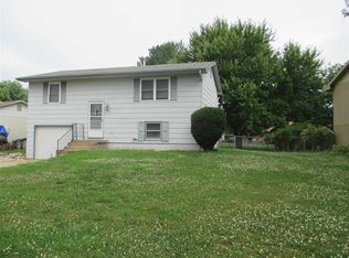 1202 15th St, Wamego, KS 66547