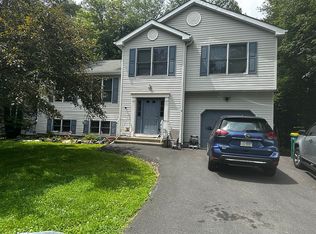 2130 Freedom Way, Pocono Summit, PA 18346