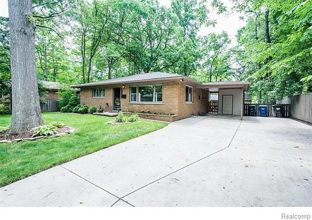 1811 Alhambra Dr — Photo 28
