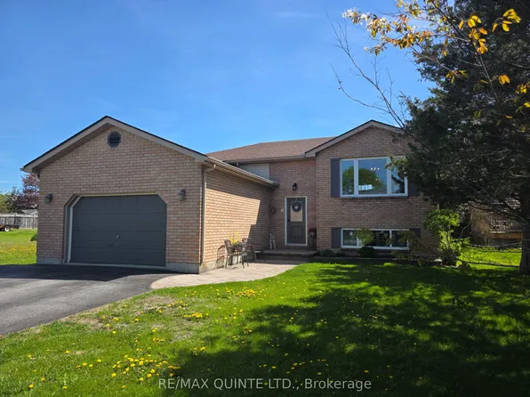 4 Harbourview Cres, Prince Edward County, ON K0K 3L0