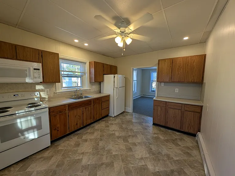 727 Glasgow St — Photo 3