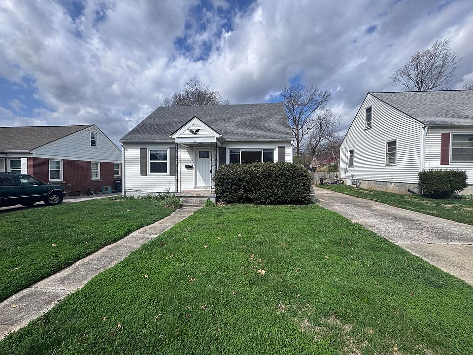 1st image of 821 Marcellus Dr