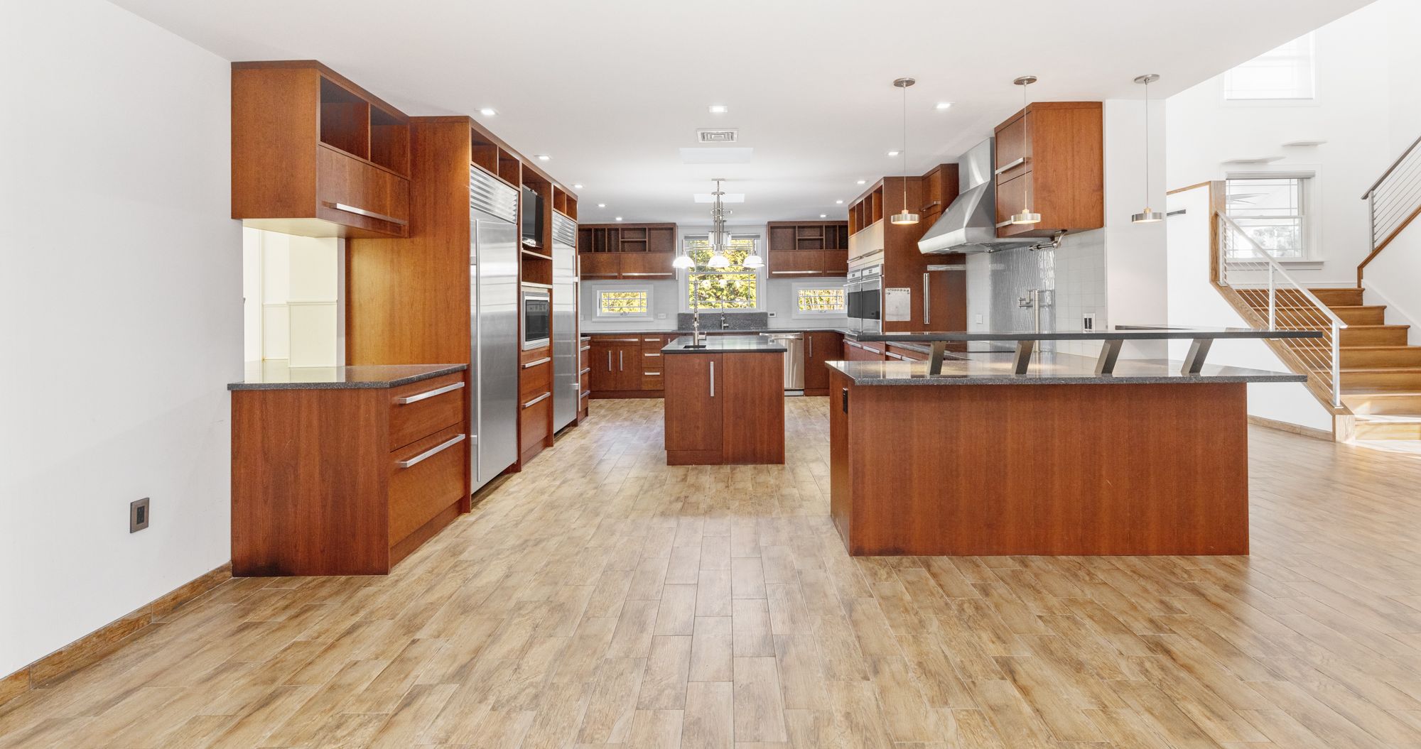 175 Ln, Southampton, NY 11968 Out East