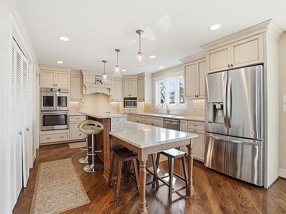4th image of 25817 W Cook St