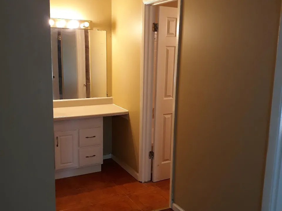 3607 Woodbriar Cir