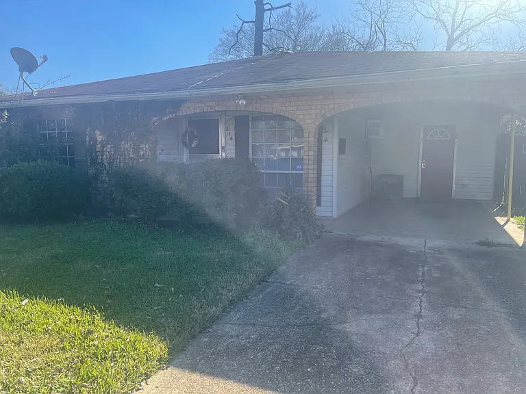 216 N Emerald Loop — Photo 2