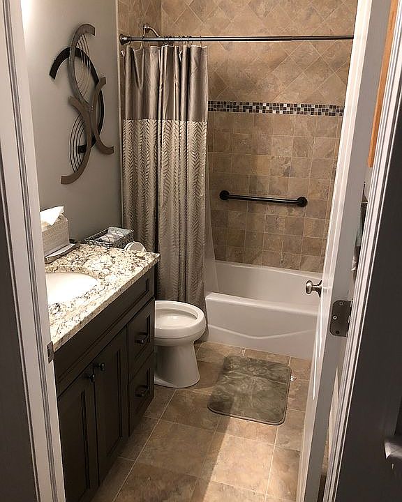 1st image of 15 E Ryan Mansion Dr