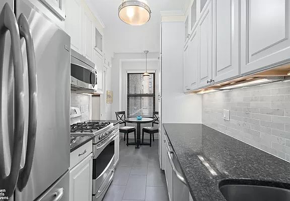 3rd image of 215 W 92nd St APT 4H