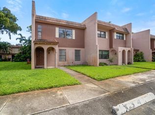 48 Madrid Ln #1-16, Davie, FL 33324