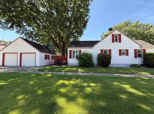 111 N Pine St, Plainview, NE 68769