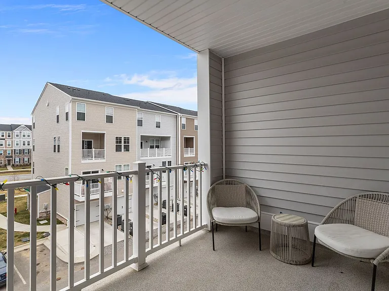 642 Brookwood Glen Ter #B — Photo 29