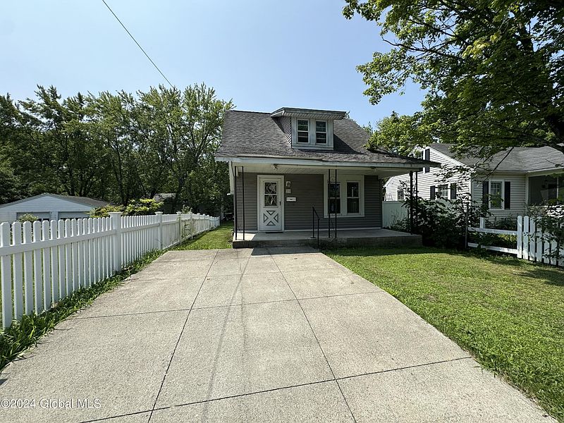 2nd image of 29 Delaware Avenue