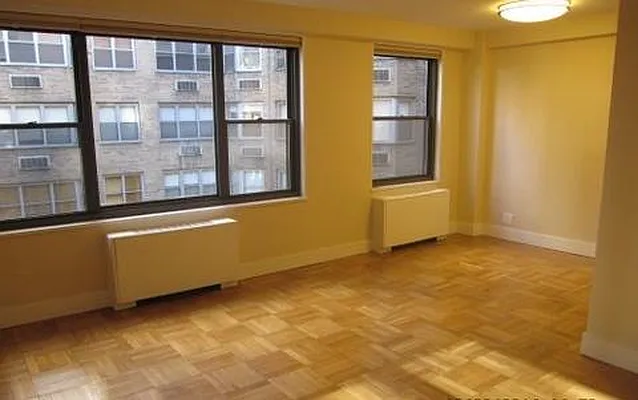 Rented by Kian Realty | media 25