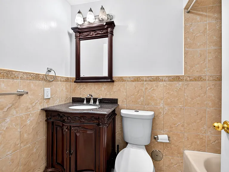 43 Manhattan Ave #1 — Photo 24