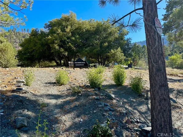 5236 Desert View Dr, Wrightwood, CA 92397