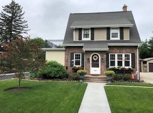 535 Roosevelt Rd, Kohler, WI 53044