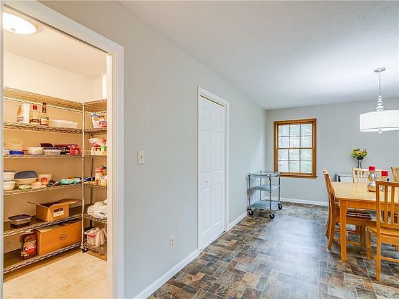 4th image of 3266 Creekside Dr SE