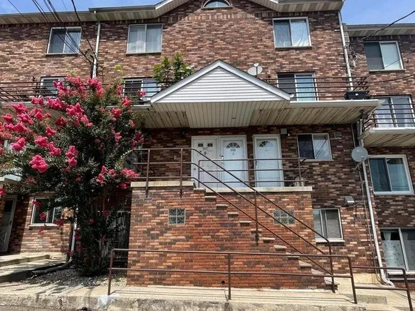 89 Narrows Rd N APT A, Staten Island, NY 10305