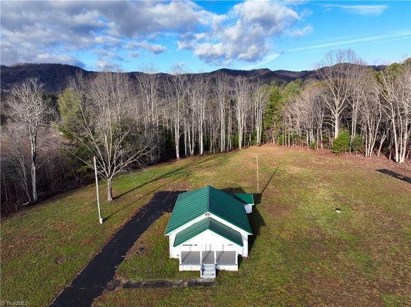 110 Mabel Ln, Lowgap, NC 27024