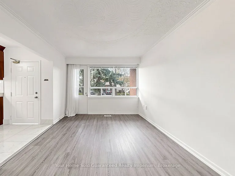 129 Melrose St — Photo 4