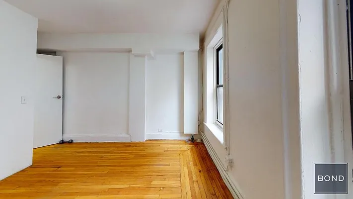 Rented by Bond New York | media 7