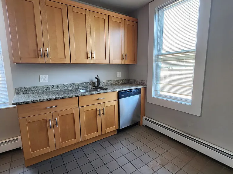 533 Chapel St #5A5 — Photo 3