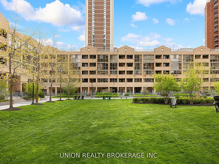 60 Homewood Ave #208 — Photo 22