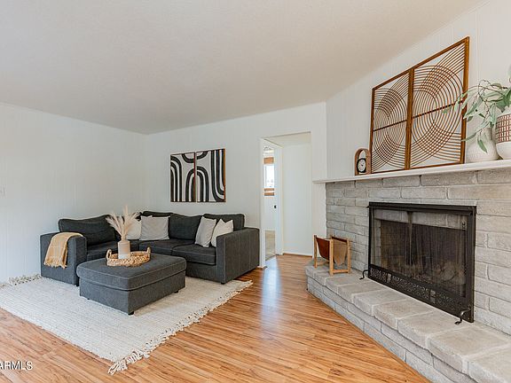3rd image of 2903 S FAIRWAY Drive