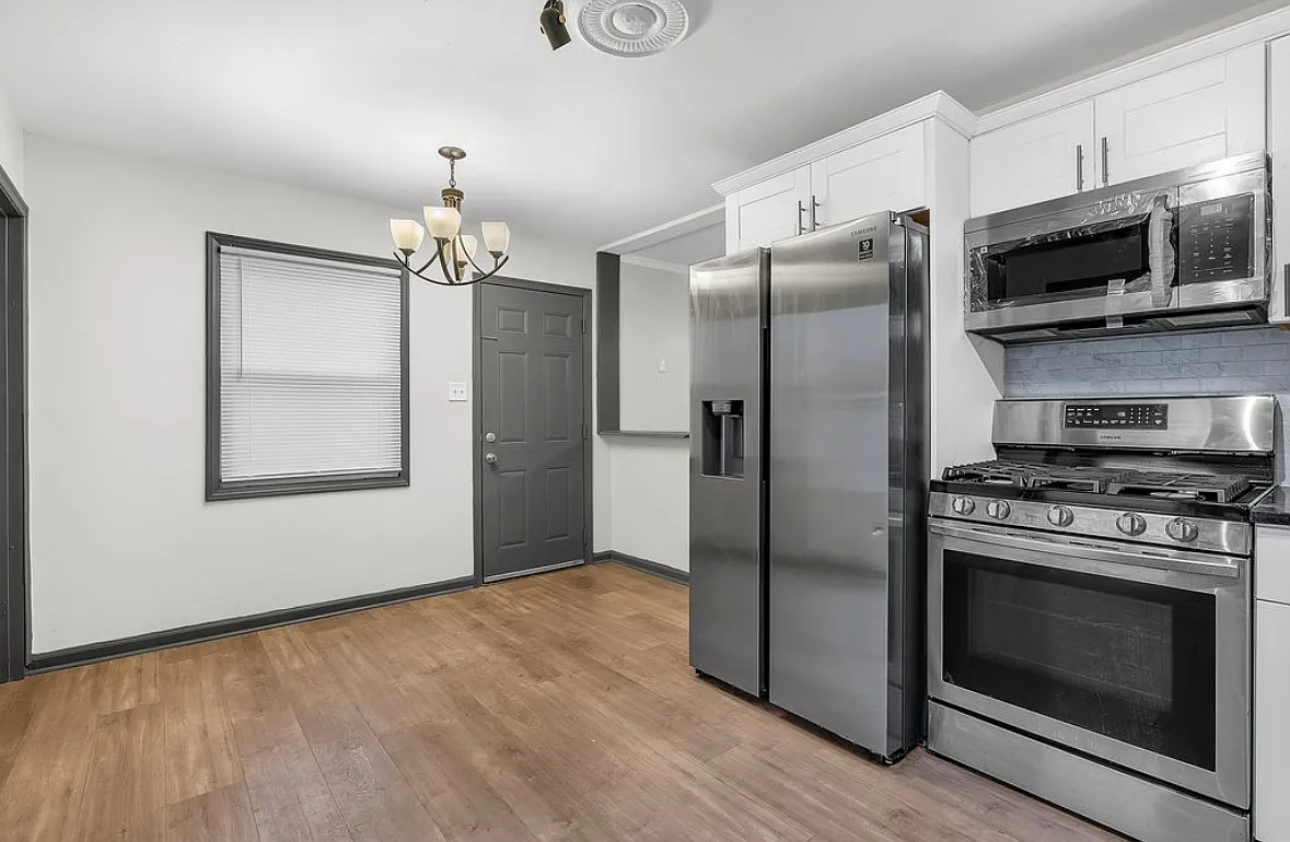 3 bed, 1000 sqft, $1,845 — Photo 3