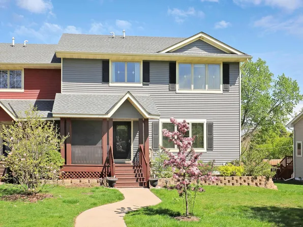 2550 Douglas Dr N, Golden Valley, MN 55422
