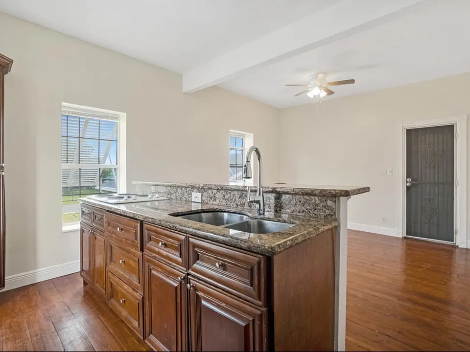 517 Sunrise Ct