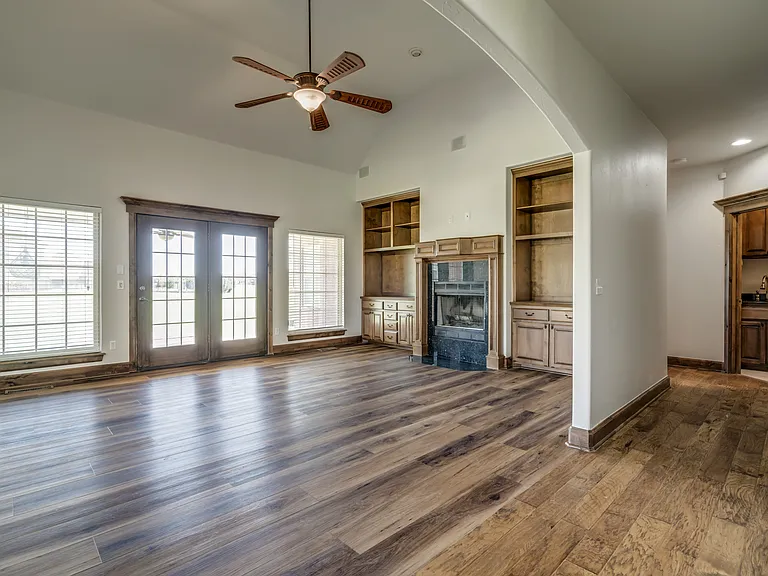 22525 Lindy Ter — Photo 51
