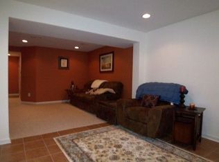 58 River Ln, Delanco, NJ 08075