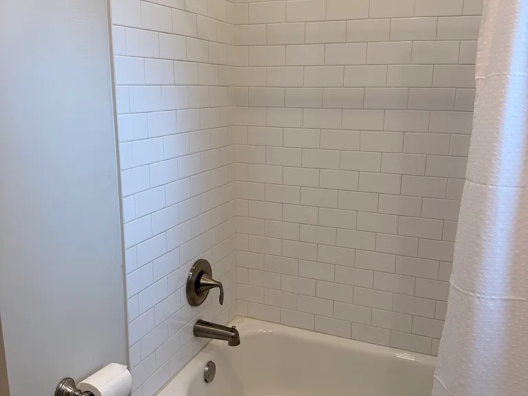 4202 W Palmira Ave — Photo 28