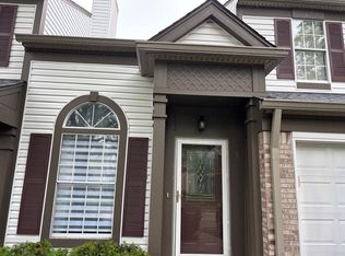 130 Crab Tree Dr, Westmont, IL 60559