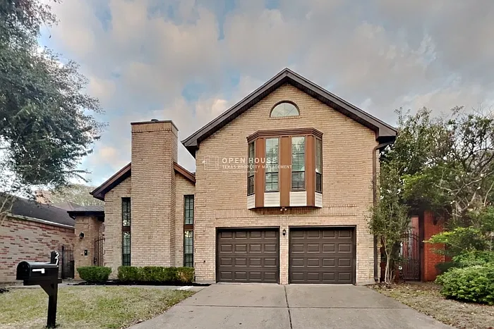 3 bed, 2.5 bath, 2622 sqft, $2,340 — Photo 1