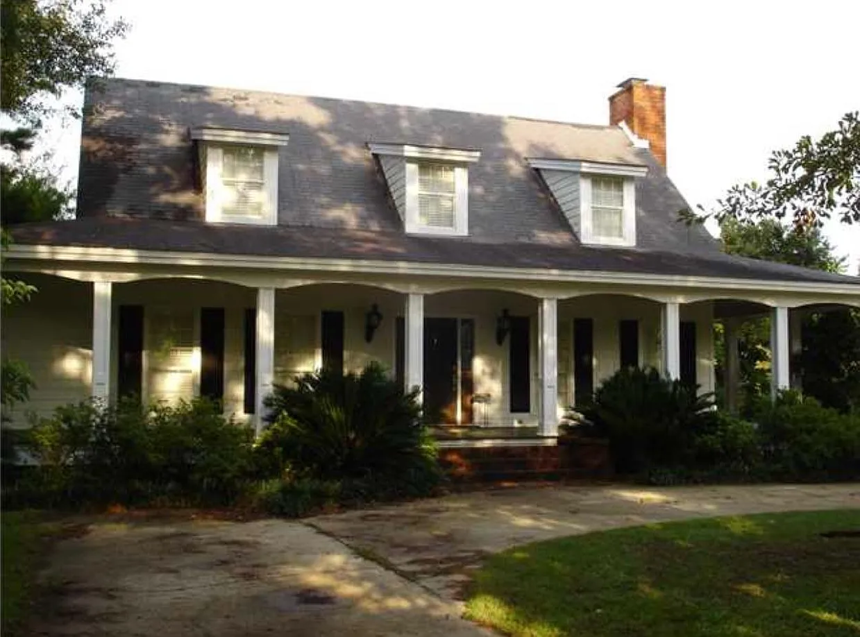 3 bed, 2.5 bath, 2200 sqft, $2,500 — Photo 3