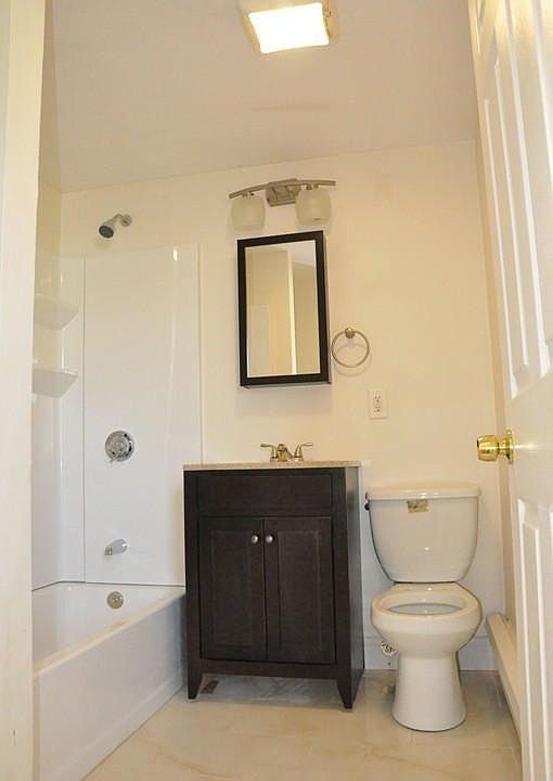 2nd image of 39 Shawmut St #2