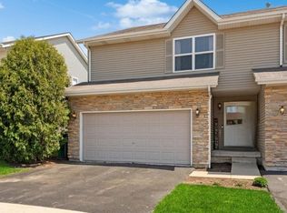 1176 Rose Dr, Sycamore, IL 60178