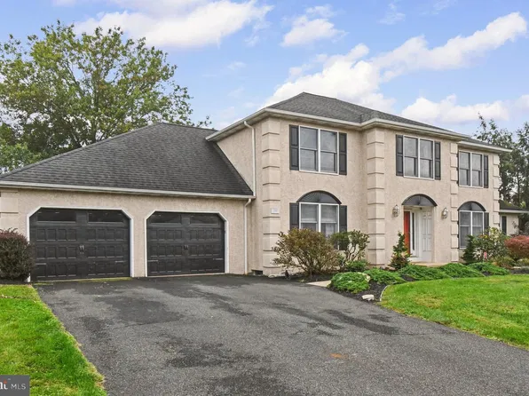 1645 Potter Dr, Pottstown, PA 19464