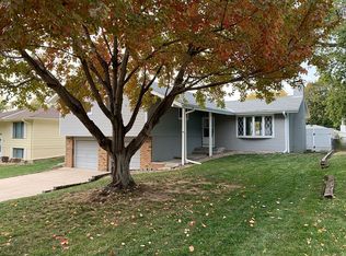 13832 W Cir, Omaha, NE 68137