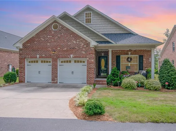4793 Forest Oaks Dr, Greensboro, NC 27406