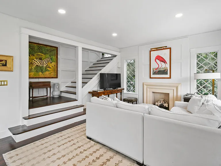 300 Buckingham Rd — Photo 26