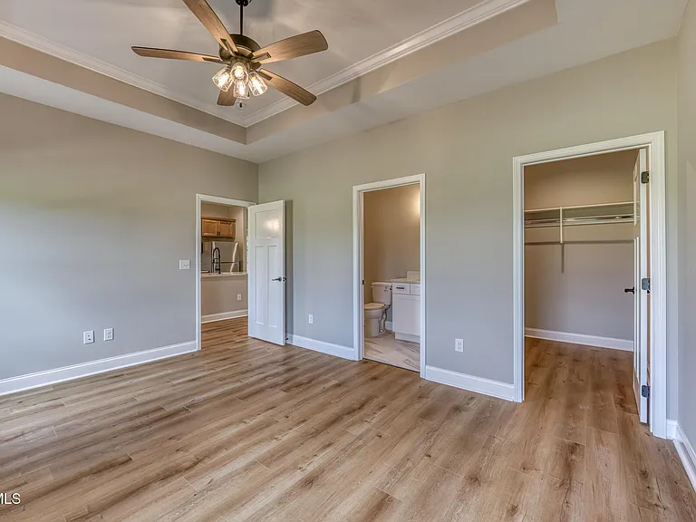 313 Monroe Dr — Photo 15