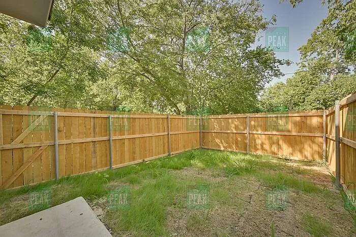 2034 Brookes St — Photo 27