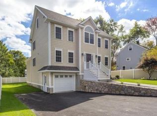 75 Hancock St, Bedford, MA 01730